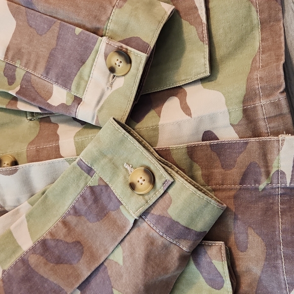 Forever 21 Camo Shacket Jacket - Picture 5 of 10